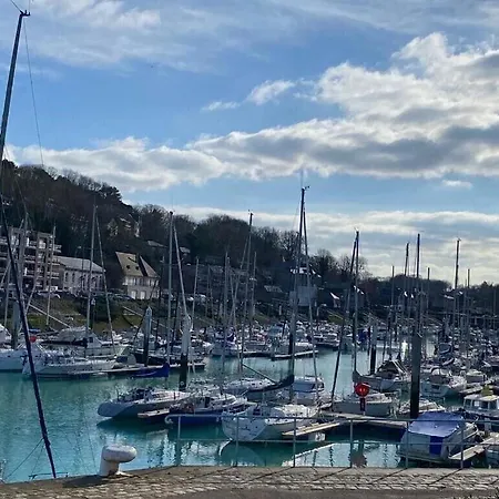 Beautiful Quiet And Spacious 61 M2 Near The Center And The Sea Apartment *