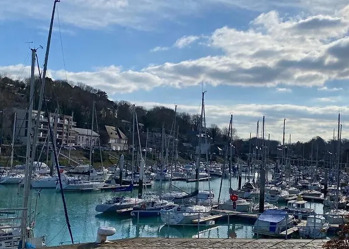 Beautiful Quiet And Spacious 61 M2 Near The Center And The Sea Apartment *